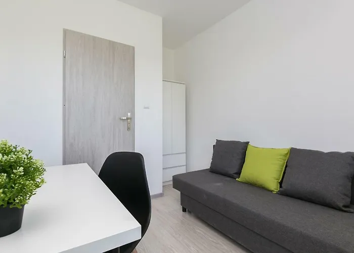 Rooms4less منزل للإقامة *